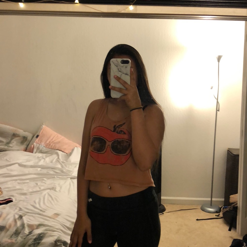 apple crop top